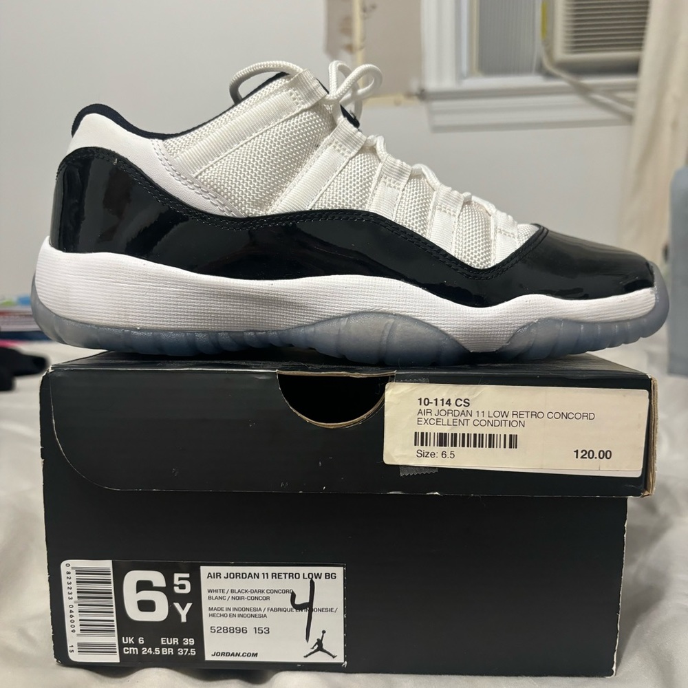 Air Jordan 11 Low Retro Concord